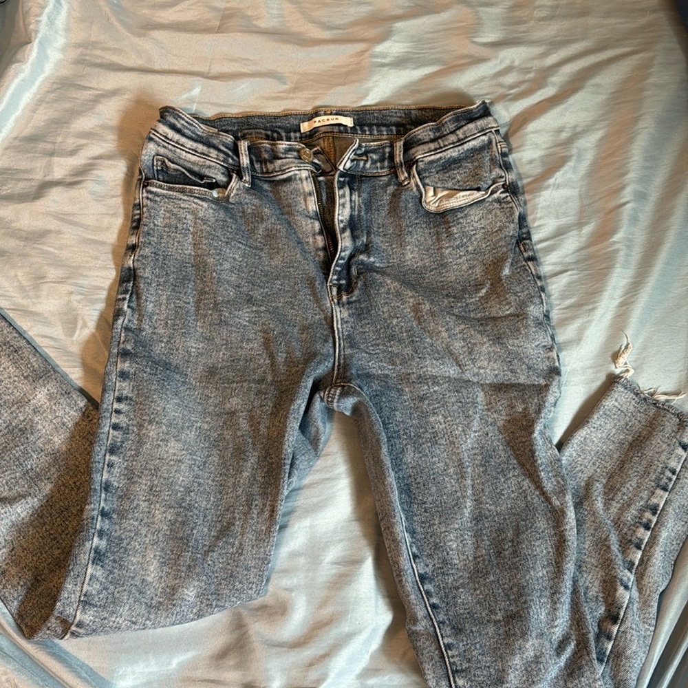 Women’s skinny jeans